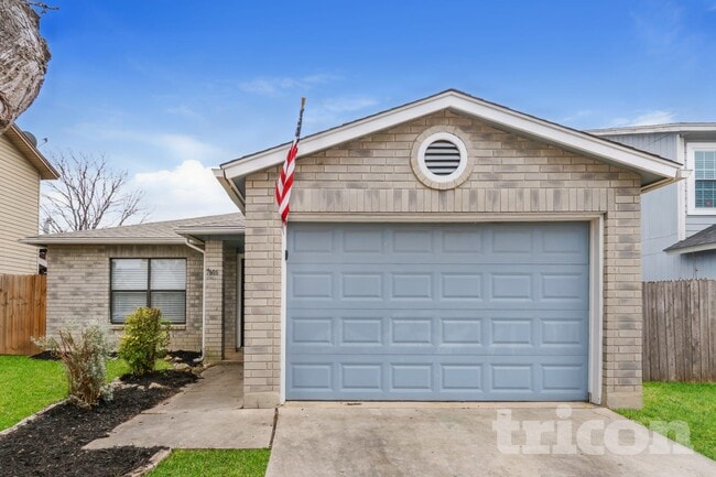 Building Photo - 7606 Chatsworth