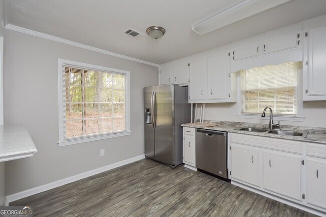 Building Photo - 25 Beaverdam Ct