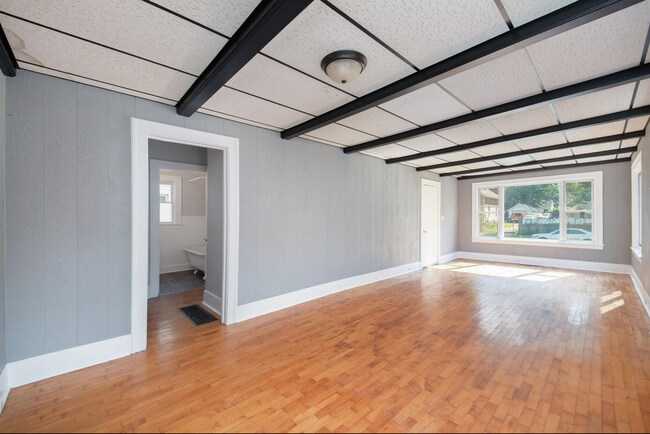 Foto del edificio - 817 Dorchester Ave SW