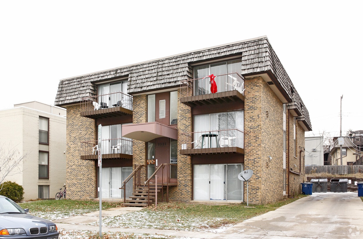 1321 Wilmot St, Ann Arbor, MI 48104 Apartments in Ann Arbor, MI