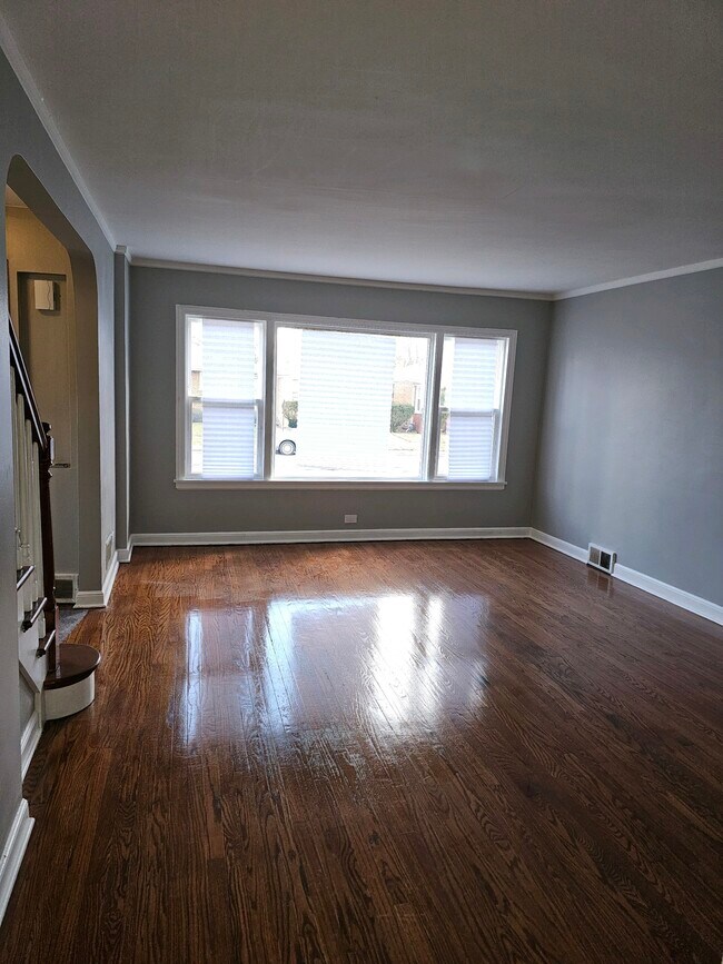 Foto del edificio - 14500 S Normal Ave