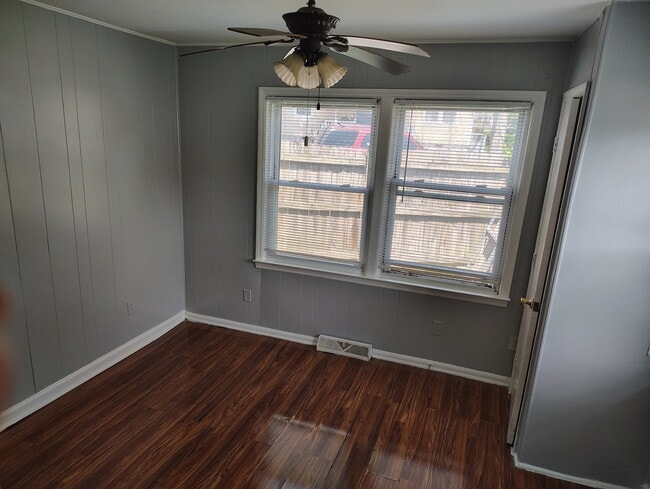 Building Photo - 3602 Rose Dr