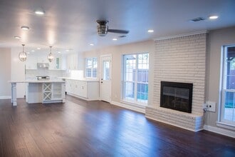 Building Photo - 10602 Riverview Dr