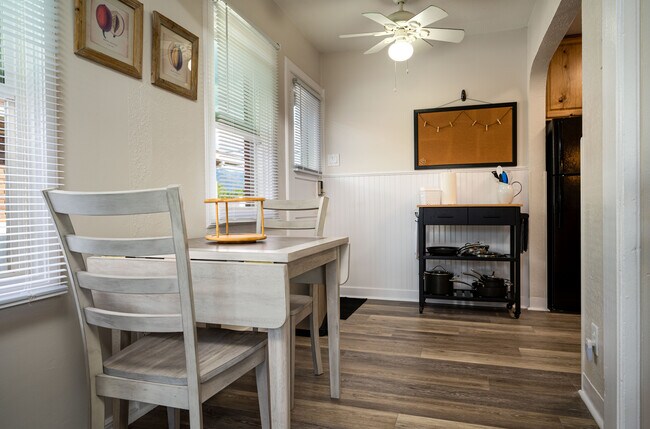 Kitchen - 1462 E Redondo Ave