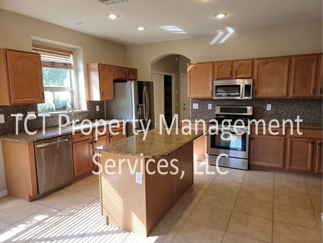 Foto del edificio - Beautiful 5 bedroom, 3 bath home in Chandler!