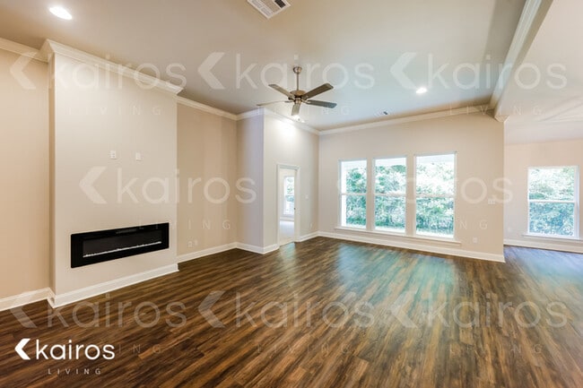 Building Photo - 6608 Roux Dr