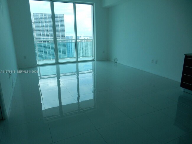 Foto del edificio - 950 Brickell Bay Dr