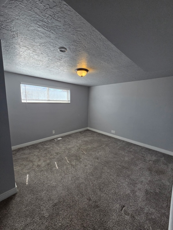 Building Photo - 1033 E 300 N St