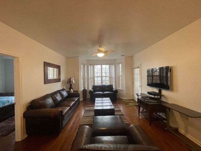 Building Photo - Condo unit 2BR 2 Baths 55+ and older