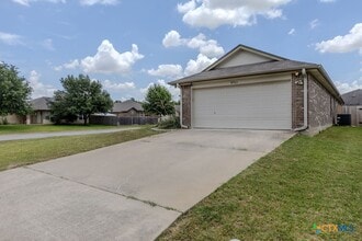 Building Photo - 4703 Stonehaven Dr