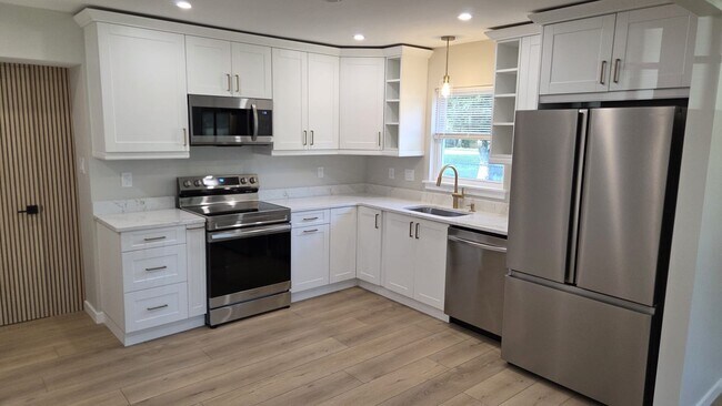 Foto del edificio - 413 Hickory Ln