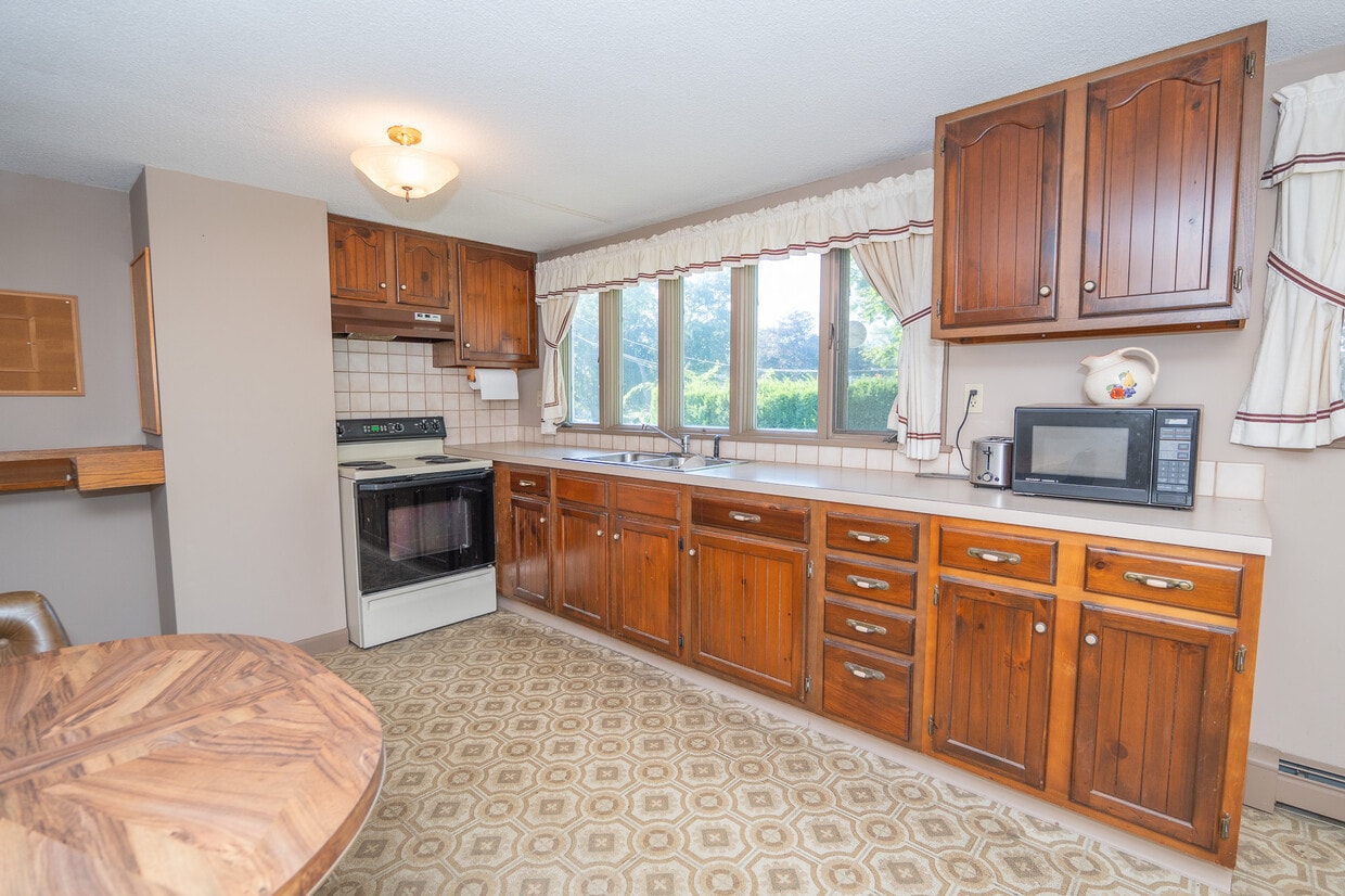 Primary Photo - 137A Kingstown Rd