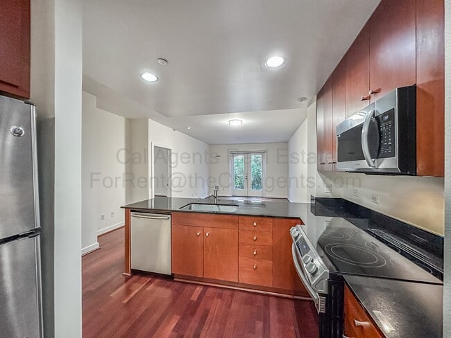Photo - 585 9th St Townhome