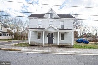 Building Photo - 208 E East St