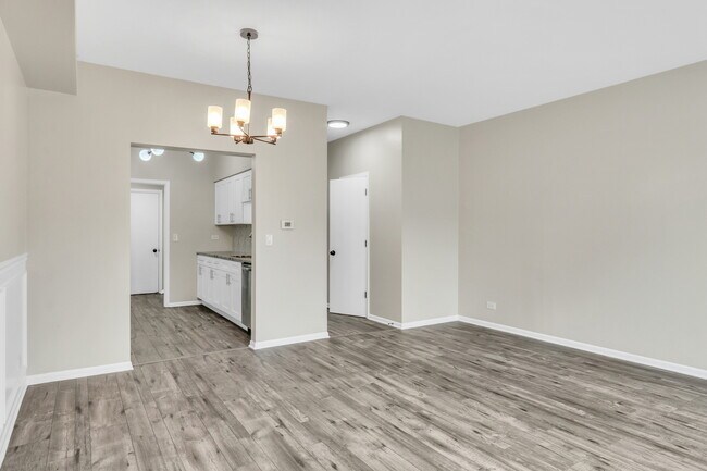 Foto del edificio - 1625 Woodcrest Cir