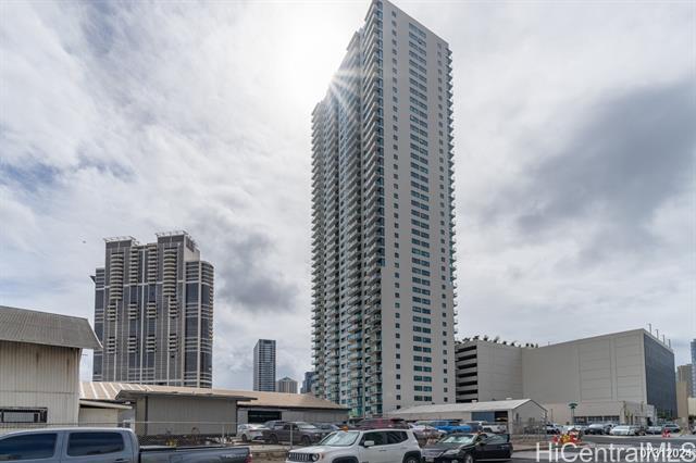 Building Photo - 615 Keawe St