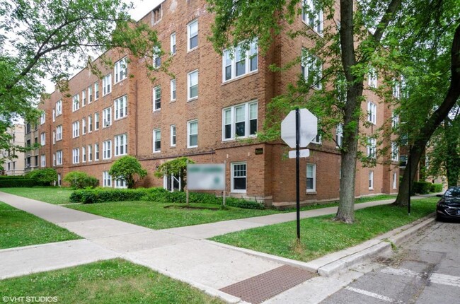 Foto del edificio - 2 bedroom in Chicago IL 60626