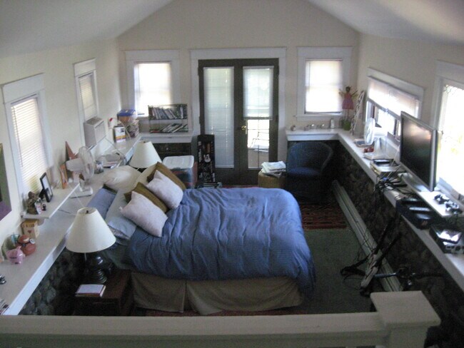 MASTER BEDROOM - 259 River Rd
