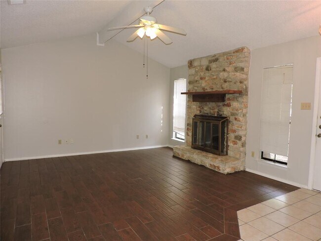 Foto del edificio - 8509 Fathom Cir