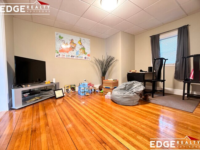 Foto del edificio - 555 Washington St