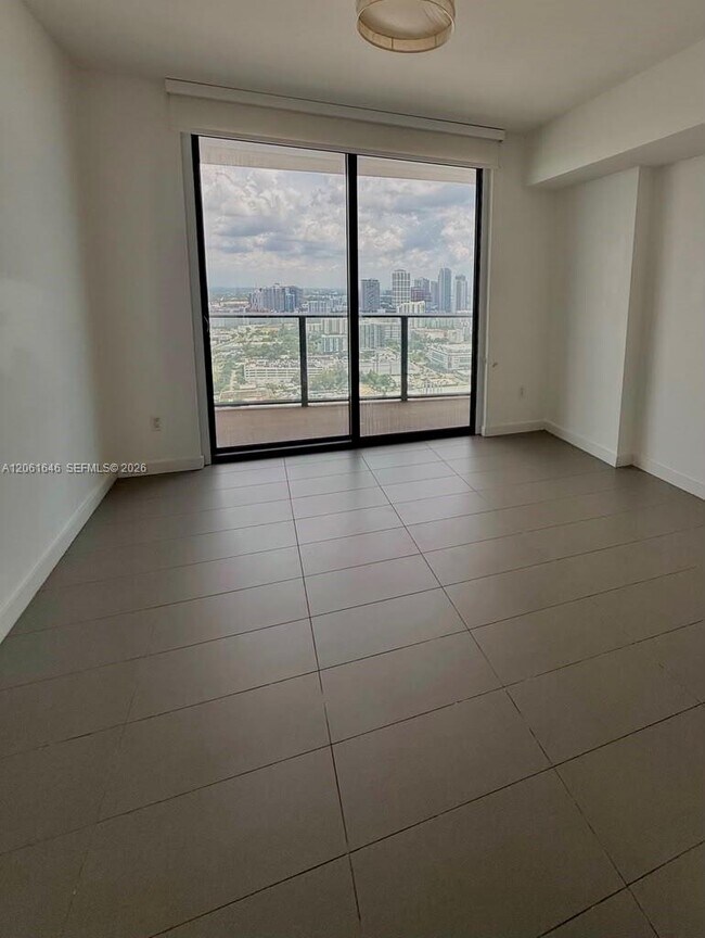 Foto del edificio - 1600 NE 1st Ave