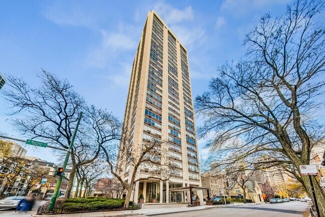 Building Photo - 70 W Burton Pl