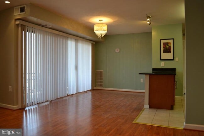 Building Photo - 12413 Braxfield Ct