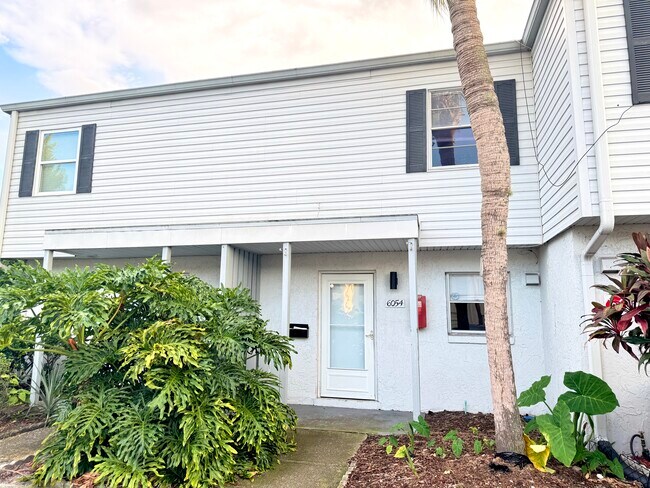 Building Photo - 6054 Amberly Ct