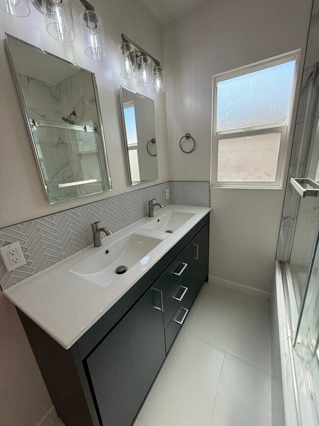 Foto del edificio - 431 N Catalina St