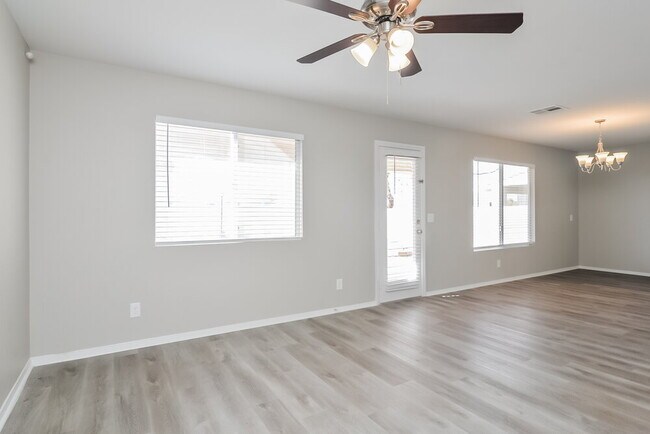 Foto del edificio - 2929 Deep Creek Ln