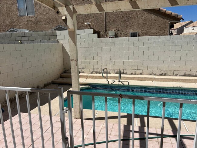 Foto del edificio - 3 Bedroom House with Pool