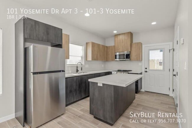 Building Photo - 101 Yosemite Dr