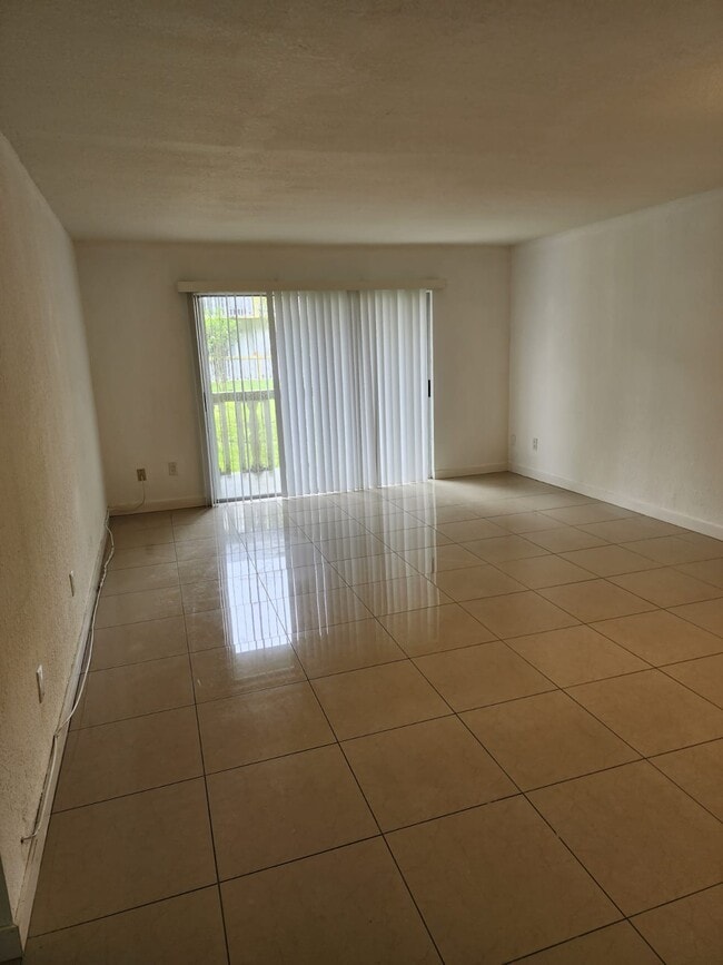 Photo - 15201 NE 6th Ave Townhome