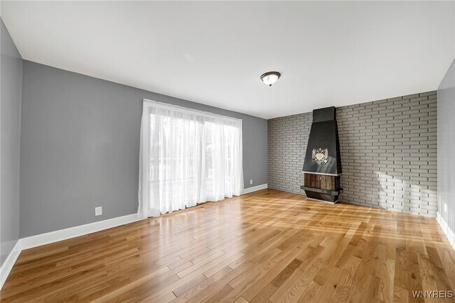 Foto del edificio - 206 Wrexham Ct N