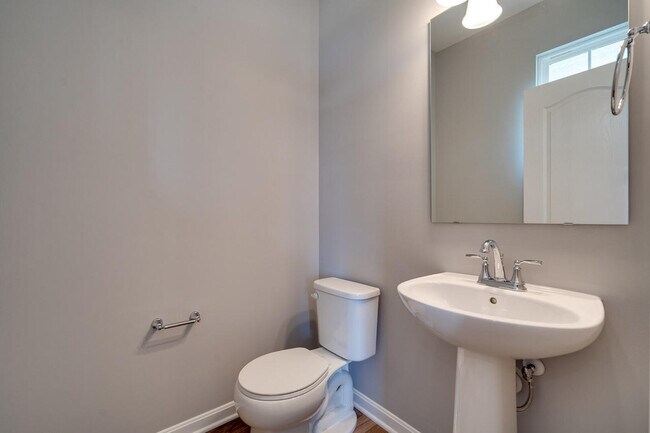 Building Photo - 1744 Ardennes Oak Dr