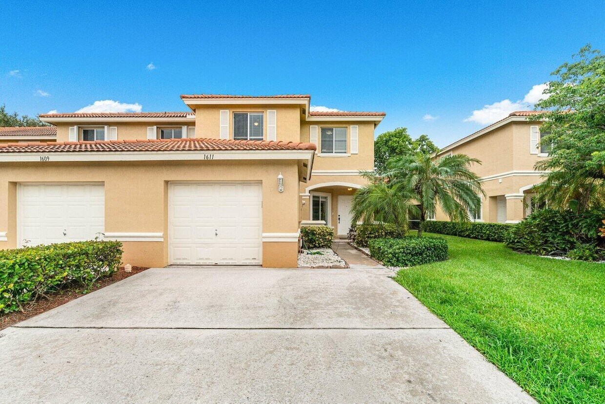 Primary Photo - 1611 Cetona Dr