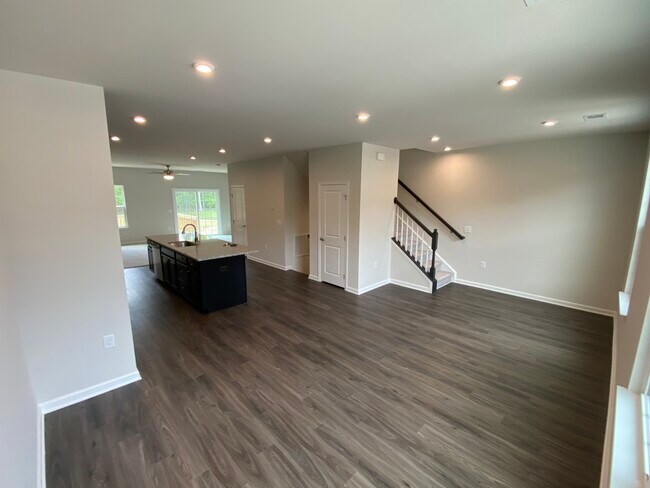 Building Photo - 4843 Randall Rd