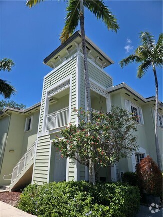 Building Photo - 378 NE 25th Pl