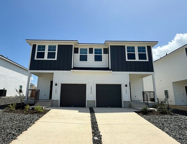 Foto del edificio - BRAND NEW 3 Bedroom, 2.5 Bathroom, Two-sto...