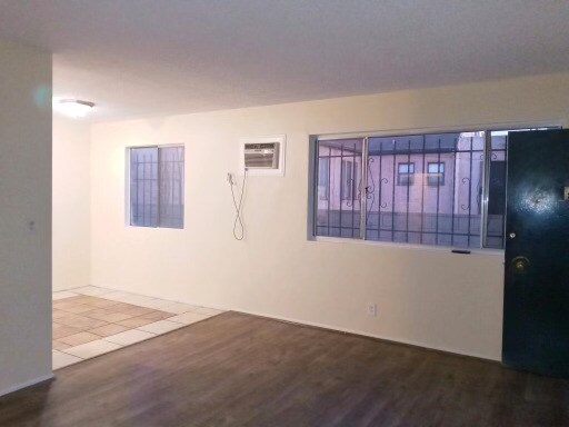 Building Photo - 1449 S Point View St