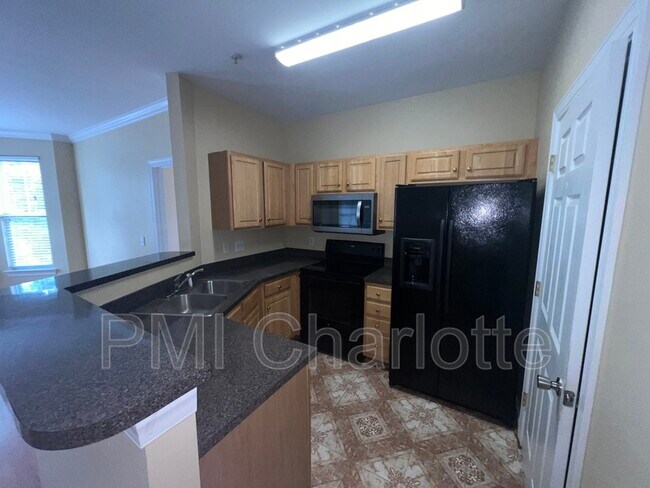 Foto del edificio - 6710 Mallard Park Dr