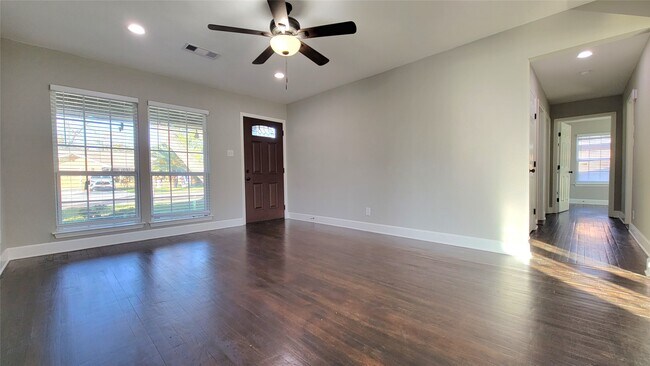 Foto del edificio - 4311 Knotty Oaks Trail