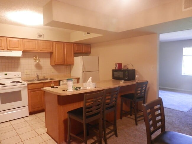 Foto del edificio - Quality 3 Bedroom 1.5 Bathroom Townhouse