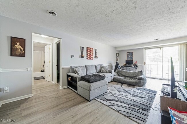 Building Photo - 4383 Inner Cir Dr