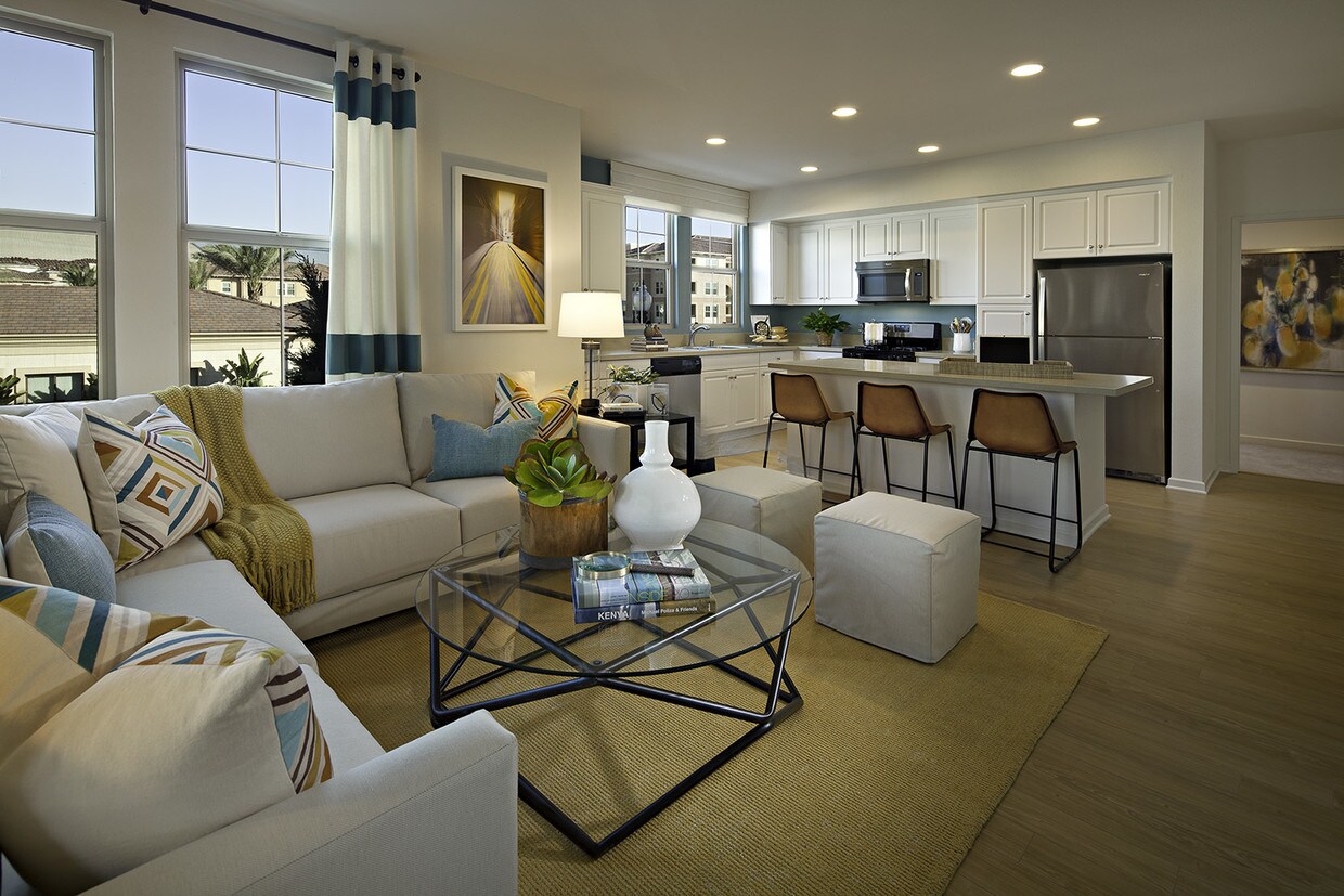 Amalfi Apartment Homes Tustin, CA