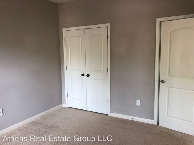 Building Photo - 5 br, 5 bath House - 252 Strickland Ave
