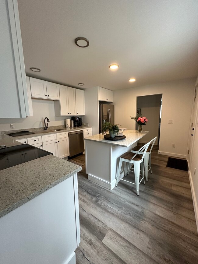 Newly renovated eat in kitchen - 50 Storer St