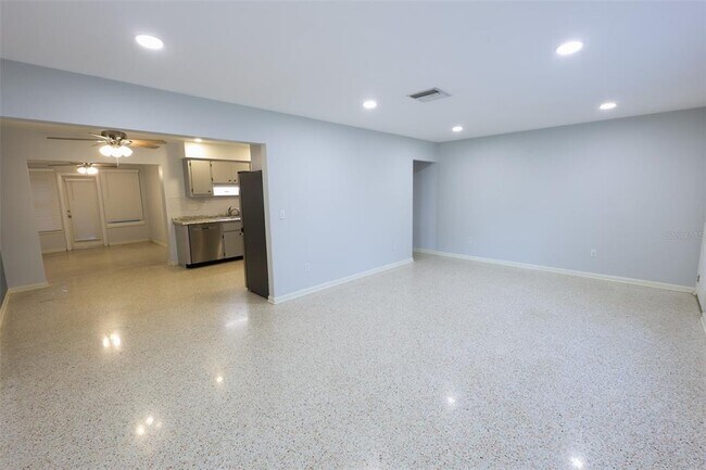 Foto del edificio - 1040 Charles St