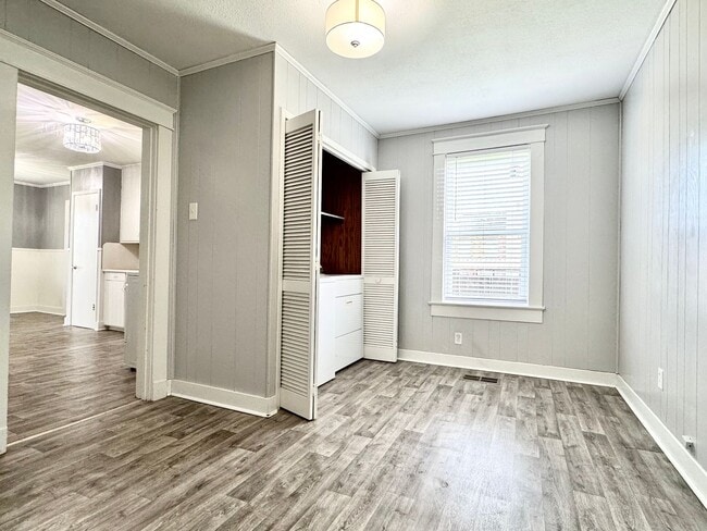 Building Photo - Comfortable Charm on Stumberg Lane – 3 Bed...