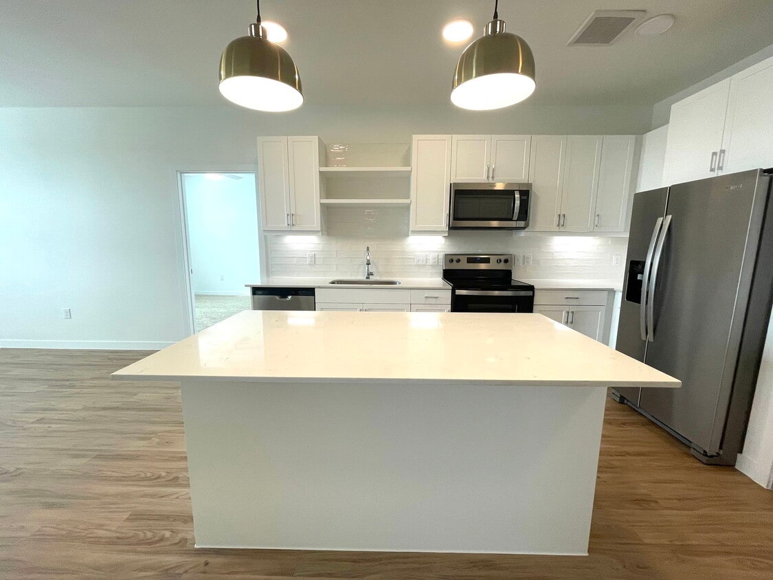 Foto principal - 1101 Abbeyglen Castle Dr